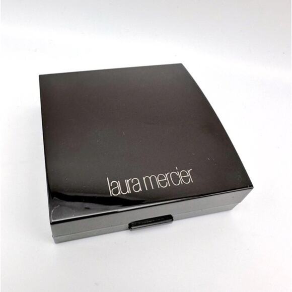 Laura Mercier Matte Radiance Baked Powder Compact Highlight 01 - Golden Nude - Picture 4 of 6